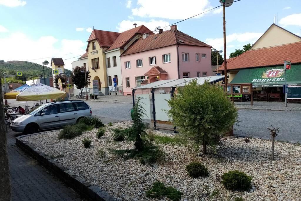 Appartamento Statek Veverska Bityska Esterno foto